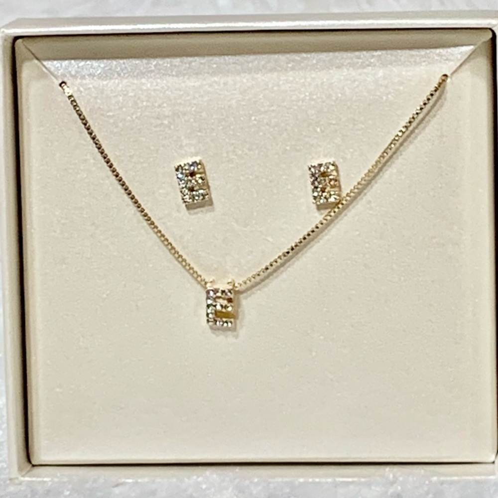 NWT Anne Klein necklace and earrings set monogram E 💍🎈🎊💎💕 - Picture 5 of 9
